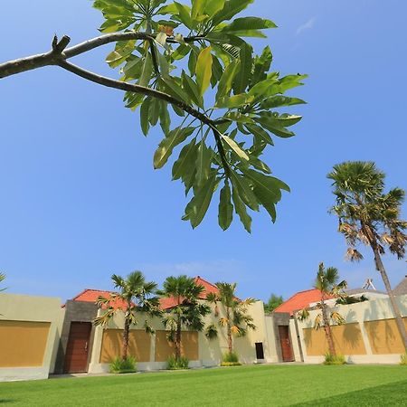 Putri Bali Villa Seminyak  Luaran gambar