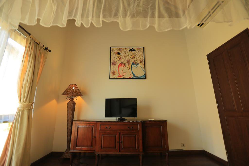Putri Bali Villa Seminyak  Luaran gambar