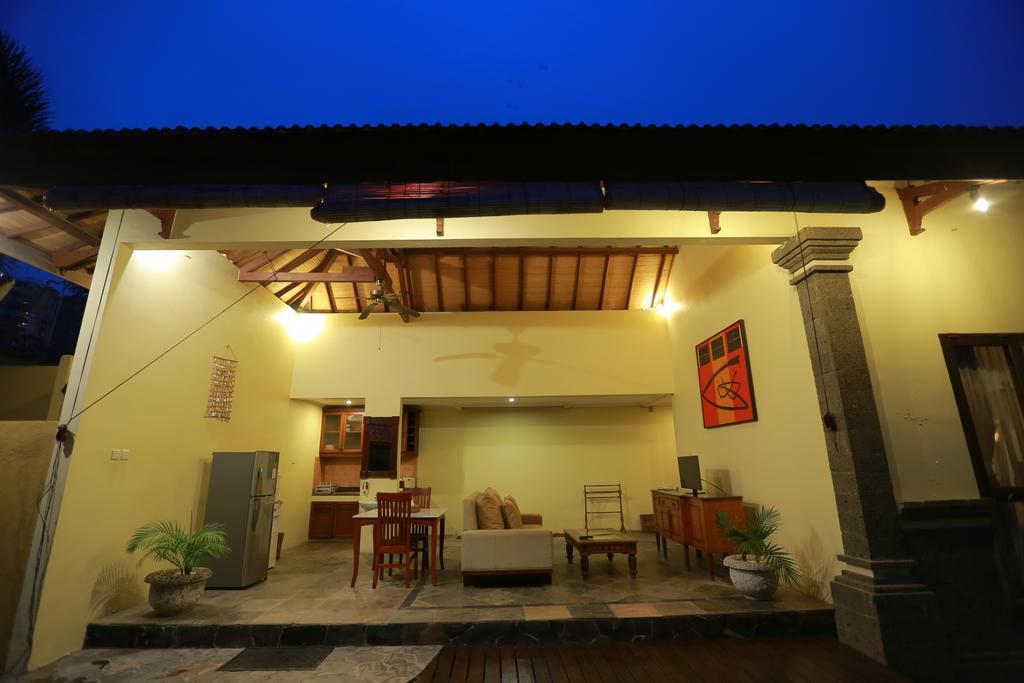 Putri Bali Villa Seminyak  Luaran gambar