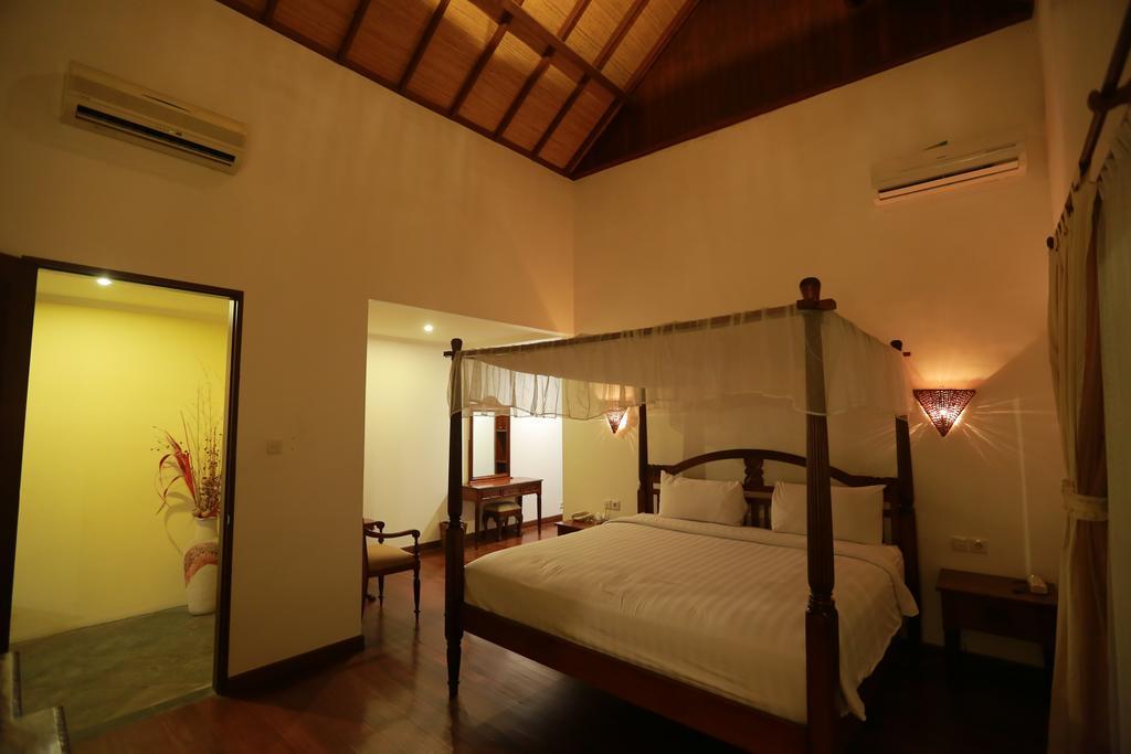 Putri Bali Villa Seminyak  Luaran gambar