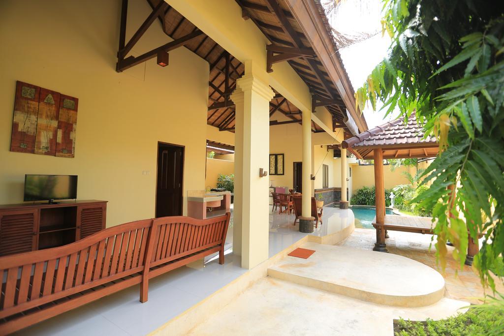 Putri Bali Villa Seminyak  Luaran gambar