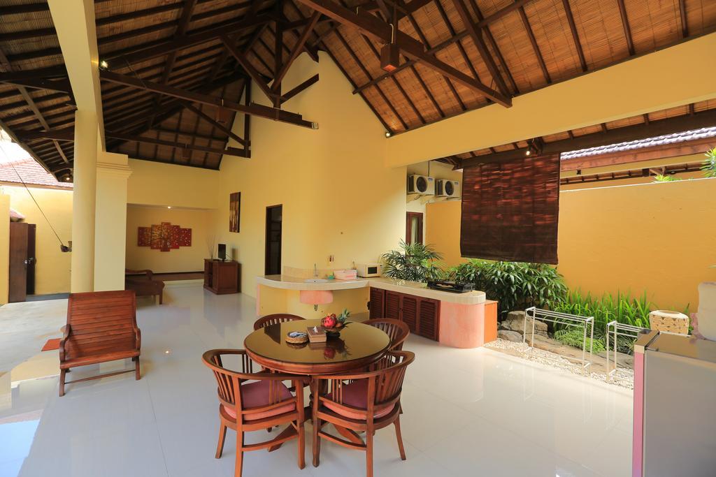 Putri Bali Villa Seminyak  Luaran gambar