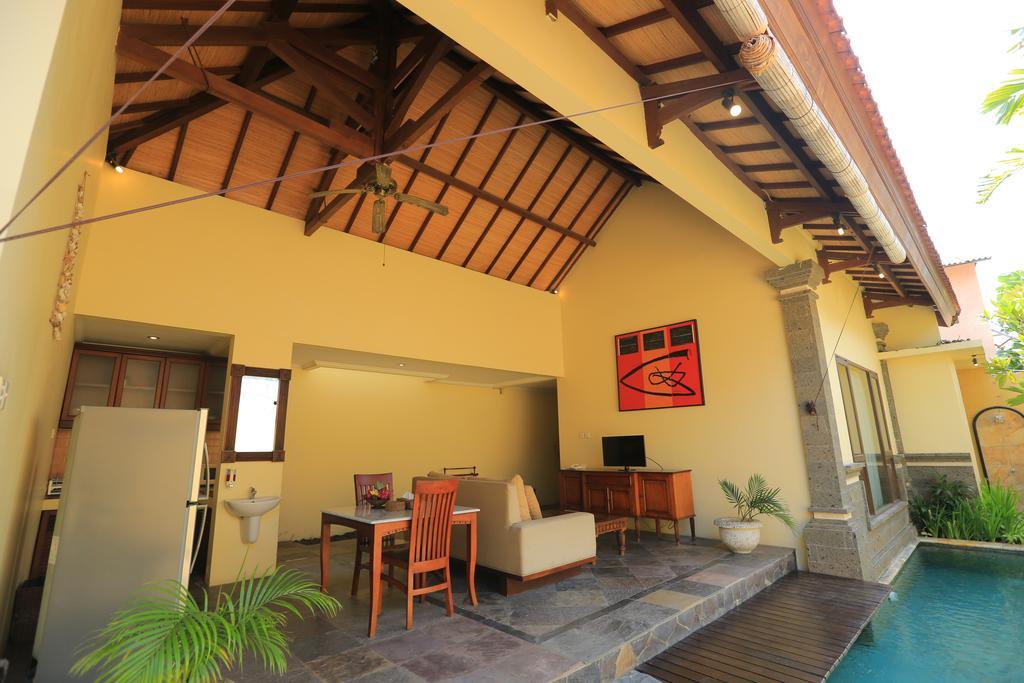 Putri Bali Villa Seminyak  Luaran gambar