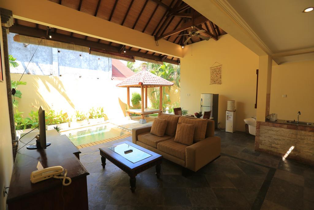 Putri Bali Villa Seminyak  Luaran gambar